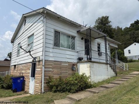 8265 Gordon Street Stonewood WV 26301