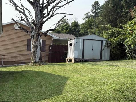 8265 Gordon Street Stonewood WV 26301