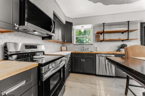 663 Kenwood Place Morgantown WV 26505