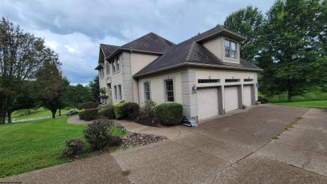 7008 Victorian Drive Fairmont WV 26554