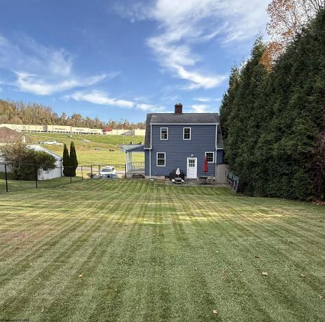 8 Colonial Way Fairmont WV 26554