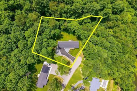 65 Holleran Heights Kingwood WV 26537