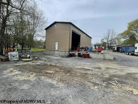 83 3rd Street Bretz WV 26524