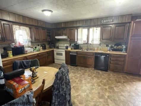 83 3rd Street Bretz WV 26524