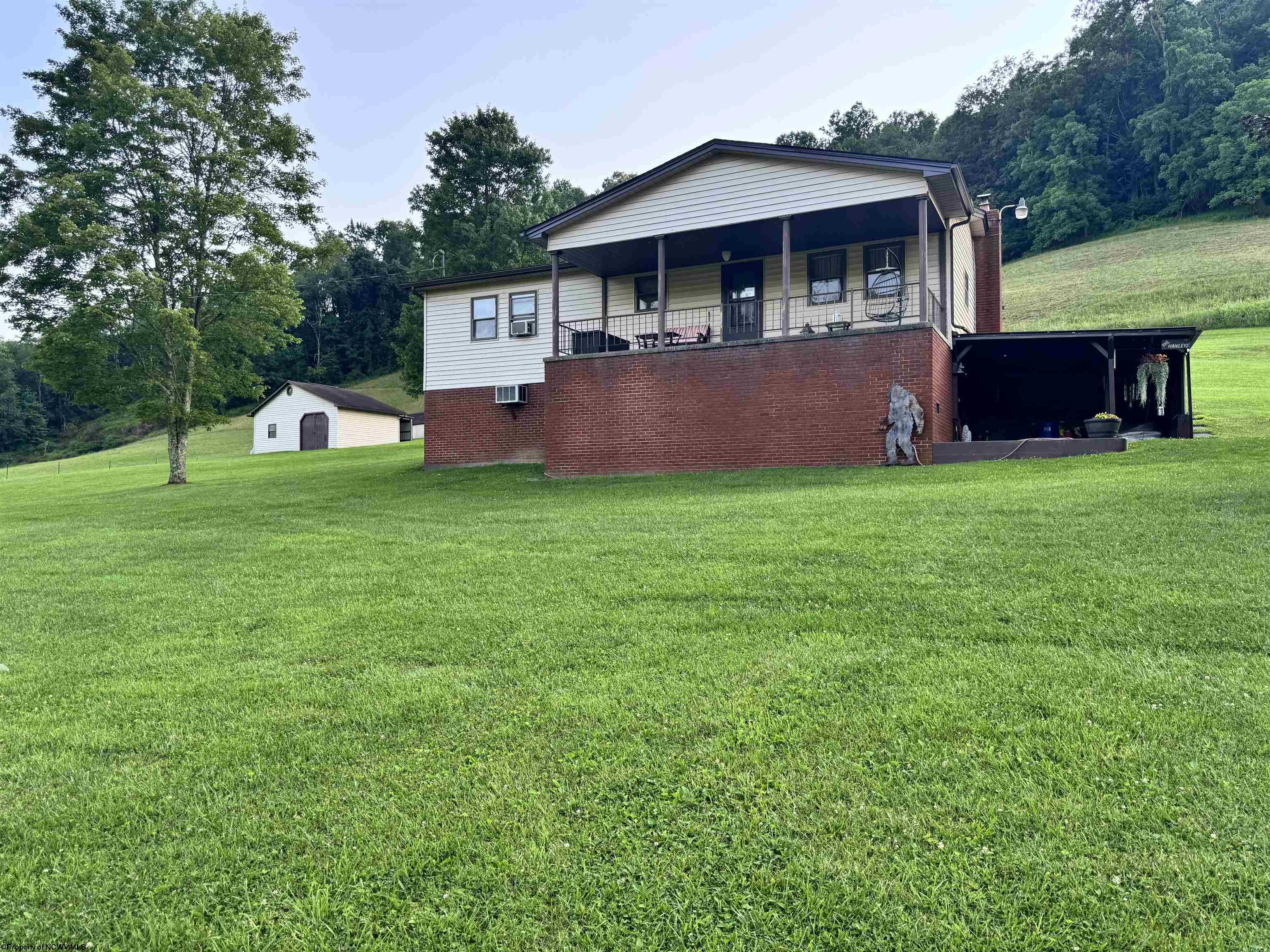 835 Morgantown Avenue Newburg WV 26410
