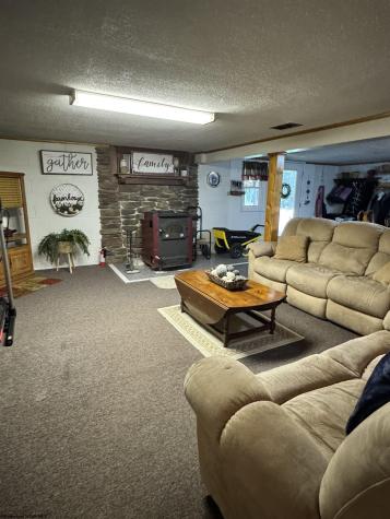 835 Morgantown Avenue Newburg WV 26410