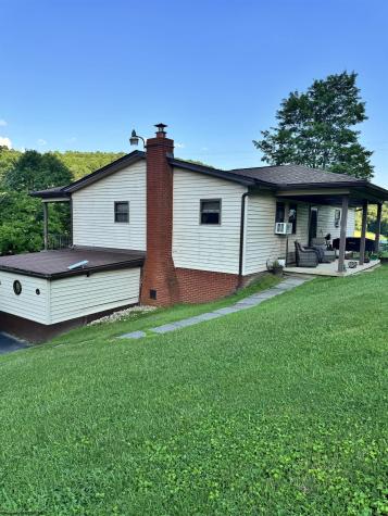 835 Morgantown Avenue Newburg WV 26410