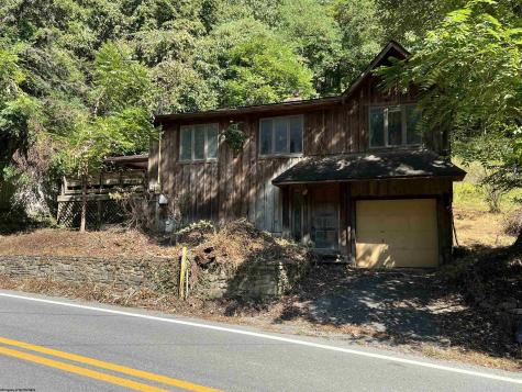 318 Harpertown Road Elkins WV 26241