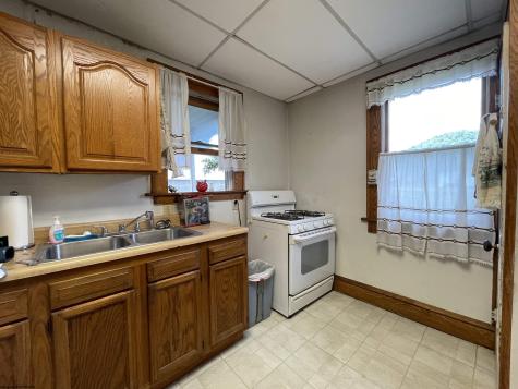 8 Skin Creek Road Weston WV 26452