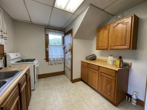 8 Skin Creek Road Weston WV 26452