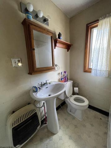 8 Skin Creek Road Weston WV 26452