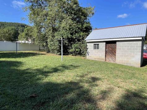 8 Skin Creek Road Weston WV 26452