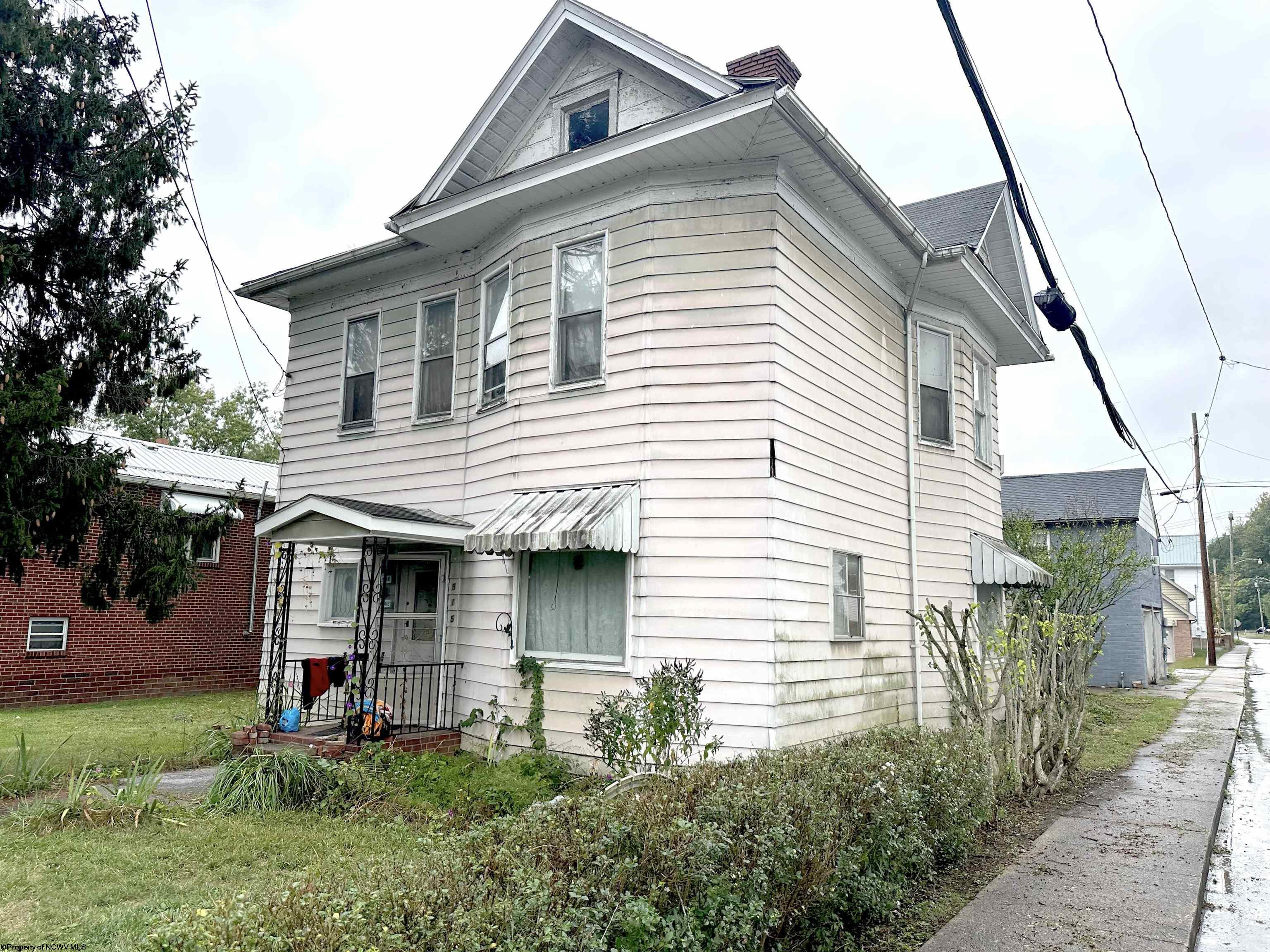 515 Court Avenue Weston WV 26452