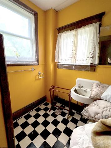 515 Court Avenue Weston WV 26452