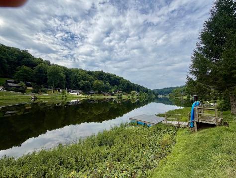 672 Lake Floyd Circle Bristol WV 26332