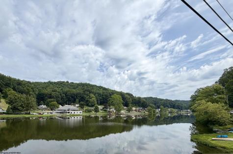 672 Lake Floyd Circle Bristol WV 26332