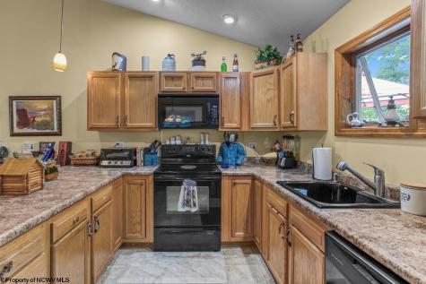 644 Pine Drive Terra Alta WV 26764