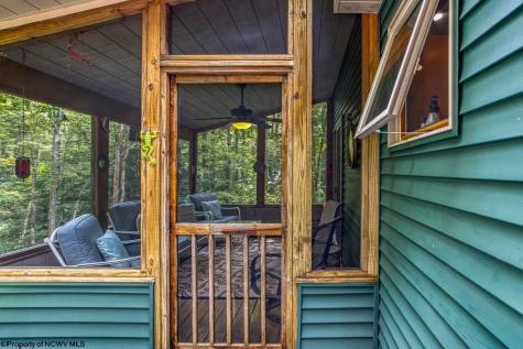 644 Pine Drive Terra Alta WV 26764