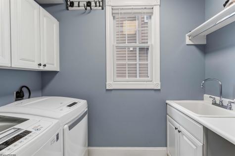 932 Suncrest Place Morgantown WV 26505