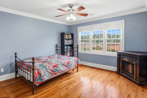 932 Suncrest Place Morgantown WV 26505