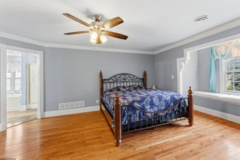 932 Suncrest Place Morgantown WV 26505