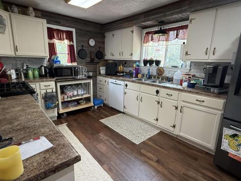 4253 Point Mountain Road Monterville WV 26282