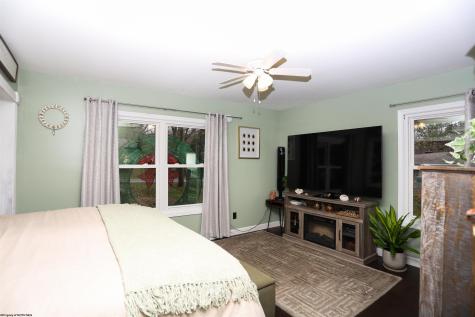 518 Hillcrest Circle Bridgeport WV 26330