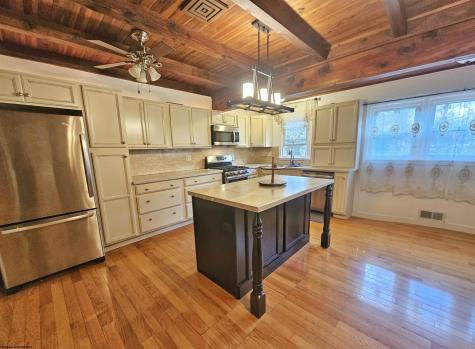 518 Hillcrest Circle Bridgeport WV 26330