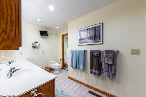 102 Country Club Court Kingwood WV 26537