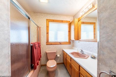 102 Country Club Court Kingwood WV 26537