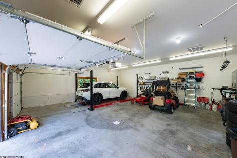 102 Country Club Court Kingwood WV 26537