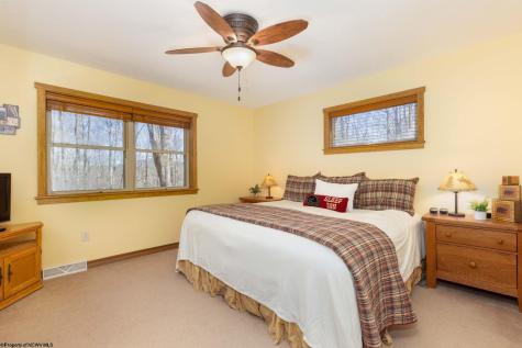 614 Hemlock Circle Terra Alta WV 26764