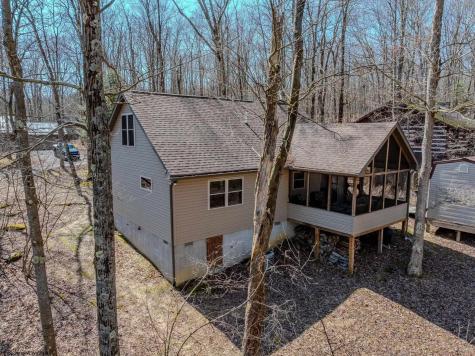 614 Hemlock Circle Terra Alta WV 26764