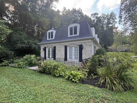 121 Stoneybrook Road Clarksburg WV 26301-5658