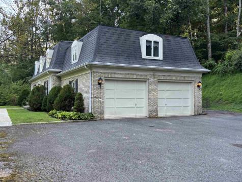 121 Stoneybrook Road Clarksburg WV 26301-5658