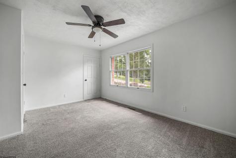 33 Elephant Walk Fairmont WV 26554