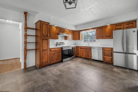 33 Elephant Walk Fairmont WV 26554