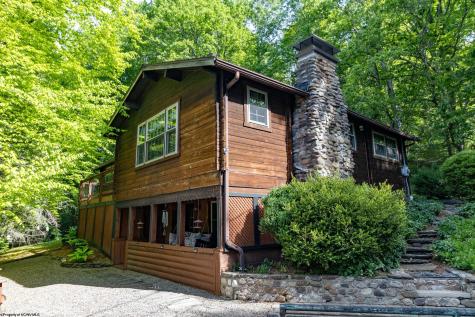 302 Pineview Drive Clarksburg WV 26301