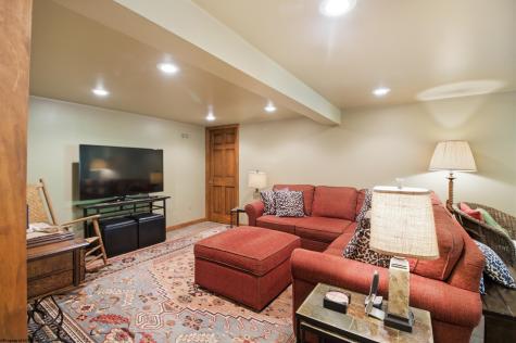 302 Pineview Drive Clarksburg WV 26301