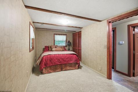 302 Pineview Drive Clarksburg WV 26301