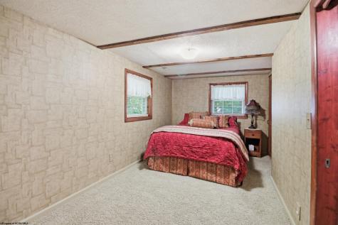 302 Pineview Drive Clarksburg WV 26301