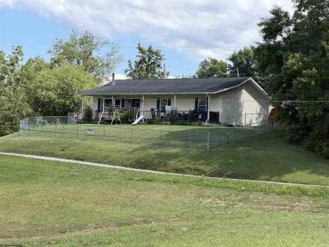 72 Hillcrest Place Belington WV 26250