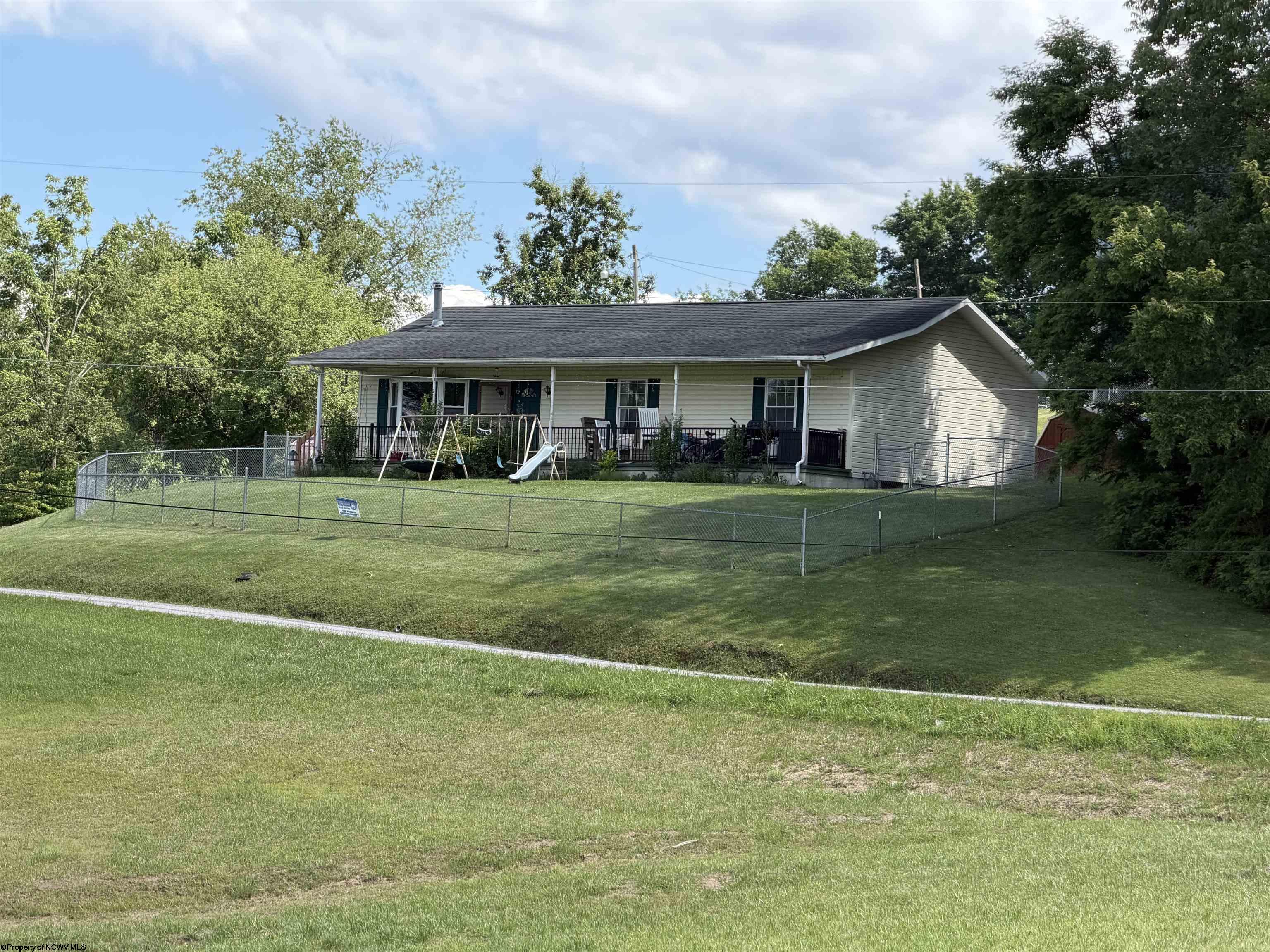 72 Hillcrest Place Belington WV 26250