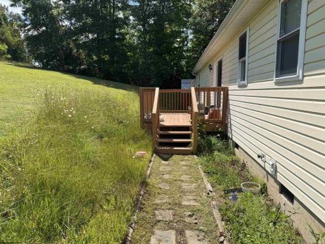 72 Hillcrest Place Belington WV 26250