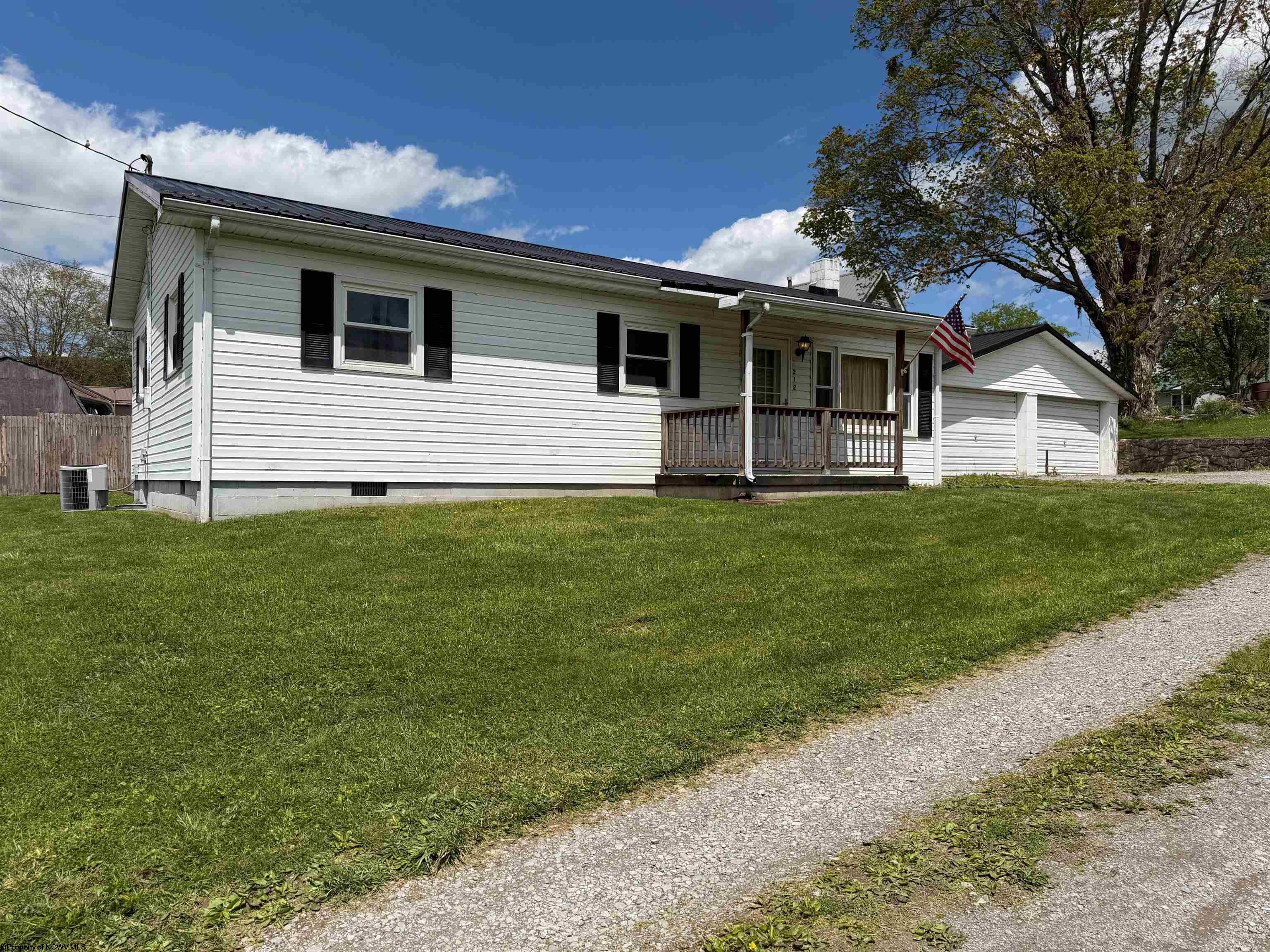 88 Curtis Lane Belington WV 26250