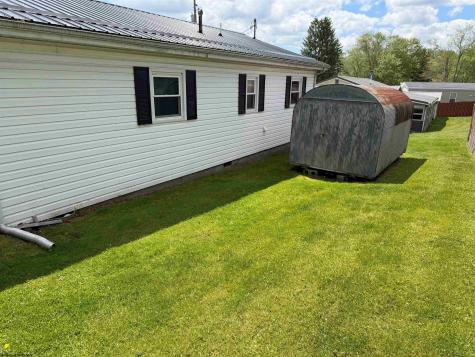 88 Curtis Lane Belington WV 26250