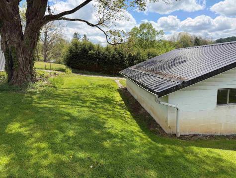 88 Curtis Lane Belington WV 26250