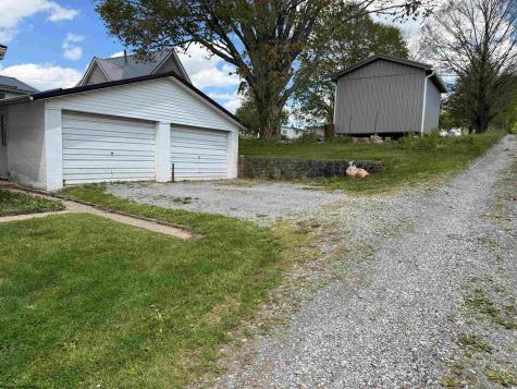 88 Curtis Lane Belington WV 26250