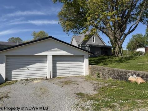 88 Curtis Lane Belington WV 26250