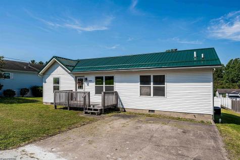 5010 Riverwood Circle Fairmont WV 26554